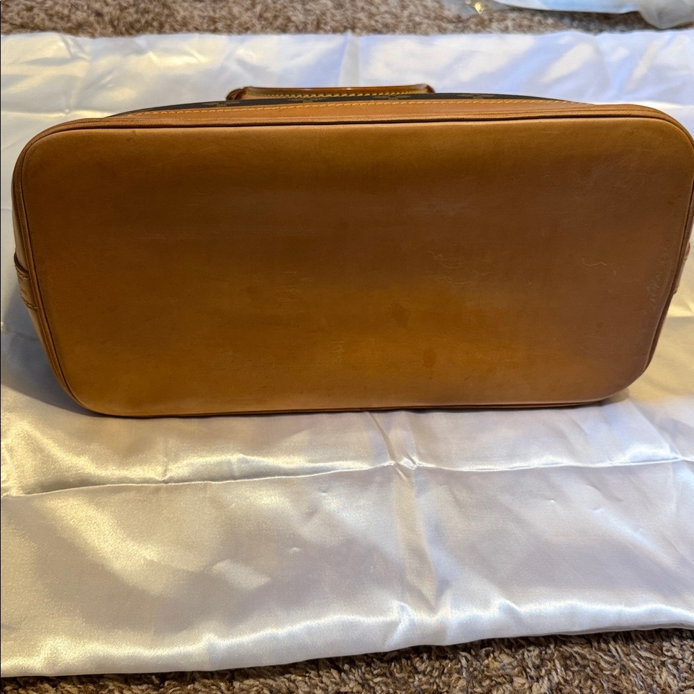 Louis Vuitton Alma Handbag Monogram Canvas 12 - Picture 3 of 12